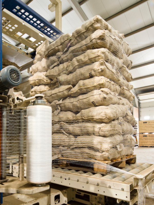 juten zakken afvullen 09 high-res